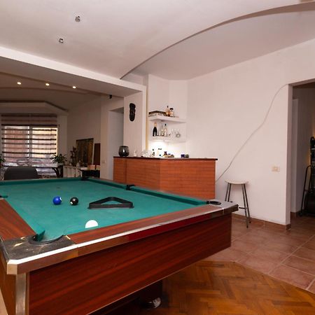 Shared Retro Vintage Luxury Apartment Boekarest Buitenkant foto