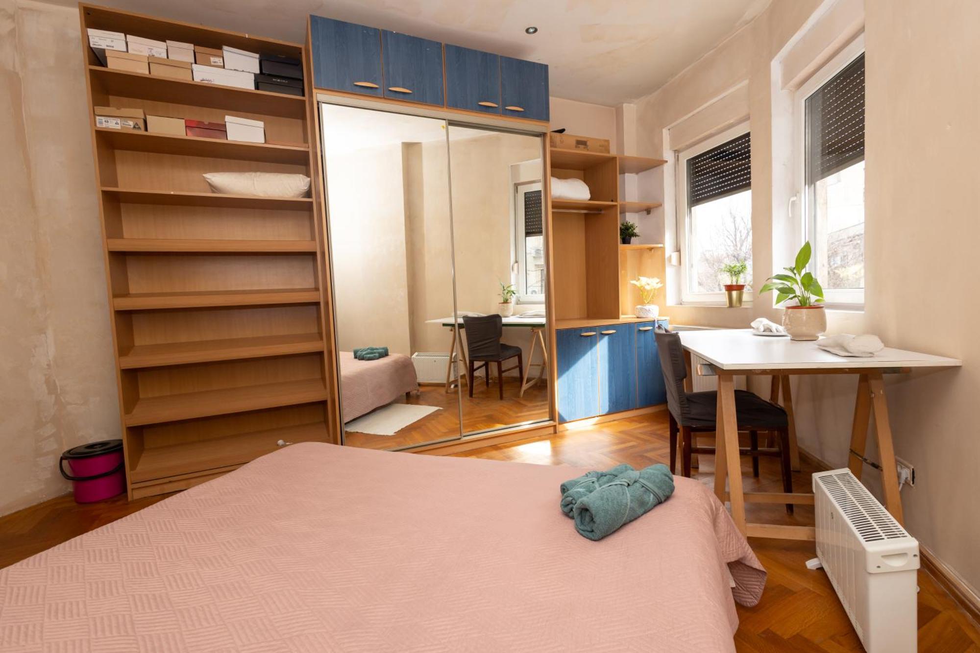 Shared Retro Vintage Luxury Apartment Boekarest Buitenkant foto
