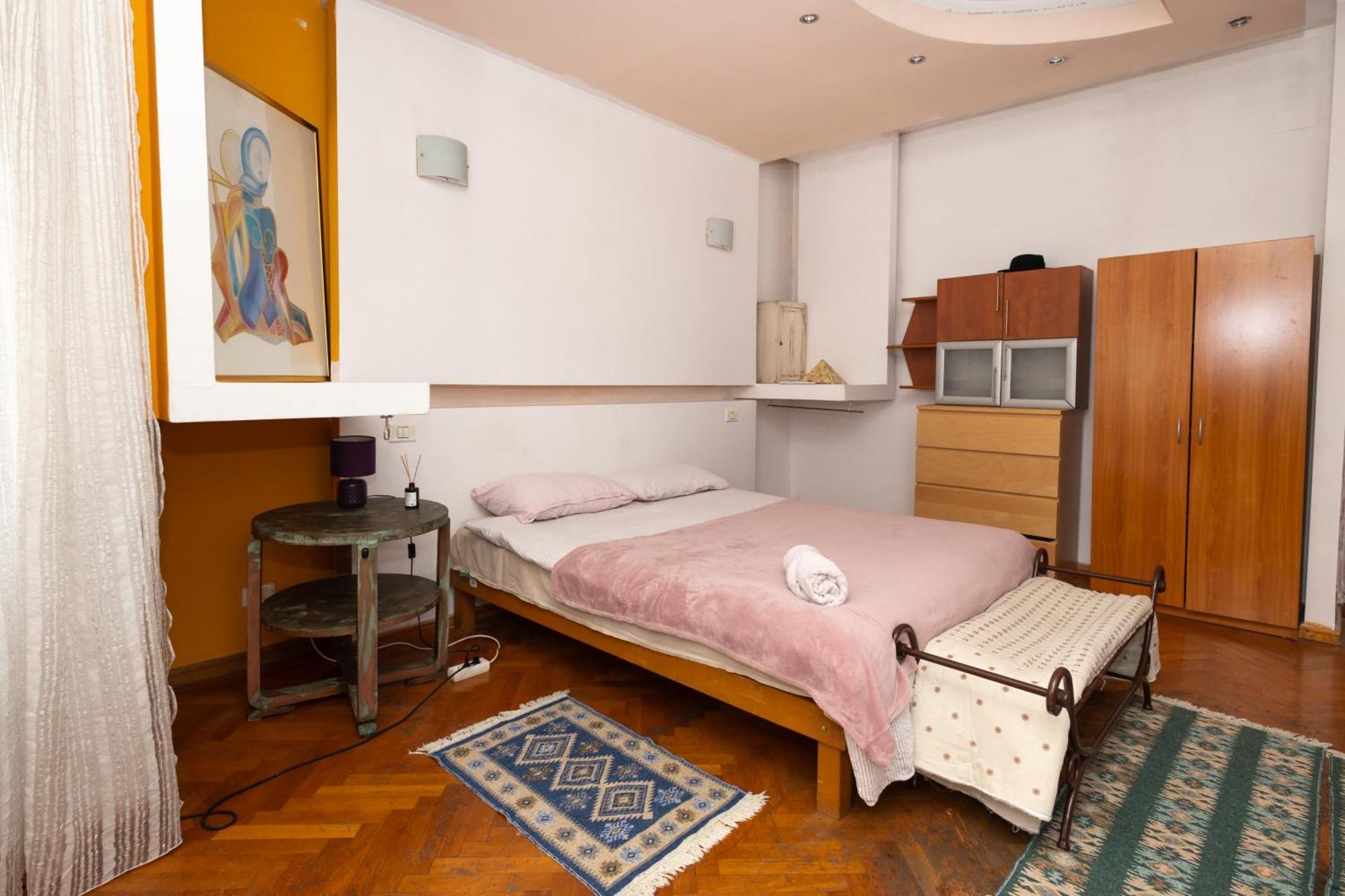 Shared Retro Vintage Luxury Apartment Boekarest Buitenkant foto