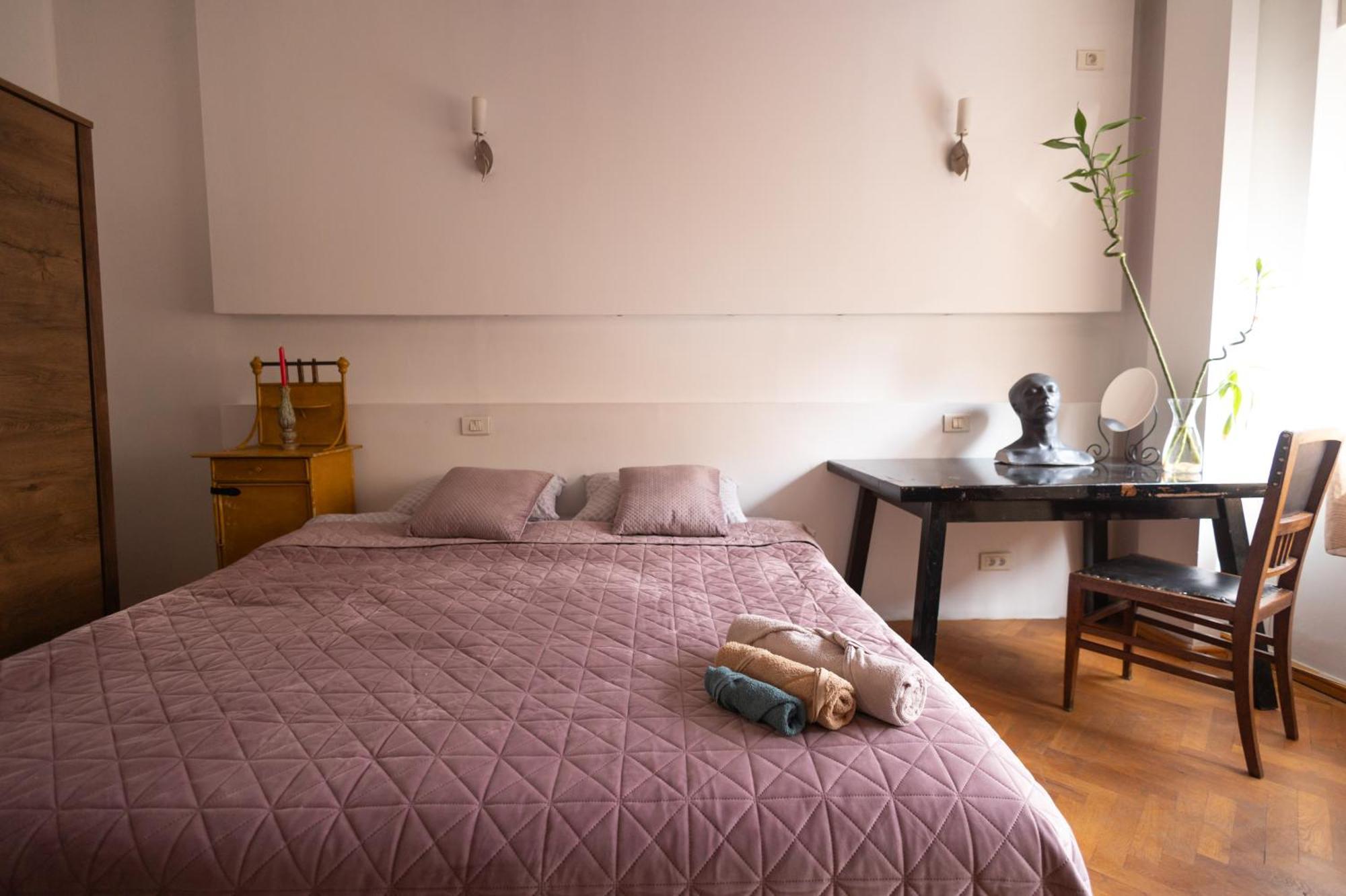 Shared Retro Vintage Luxury Apartment Boekarest Buitenkant foto
