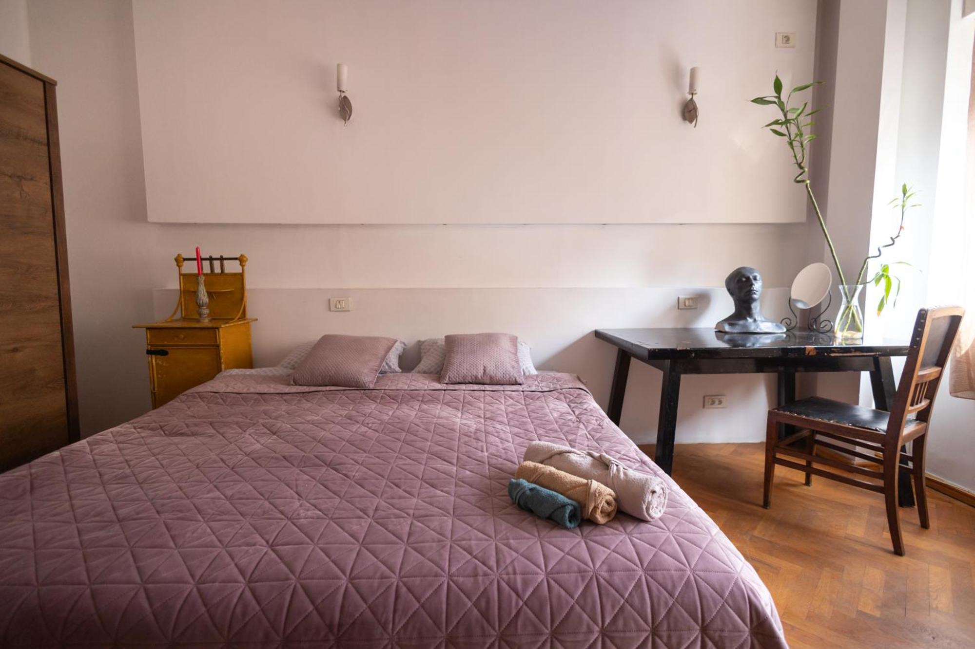 Shared Retro Vintage Luxury Apartment Boekarest Buitenkant foto