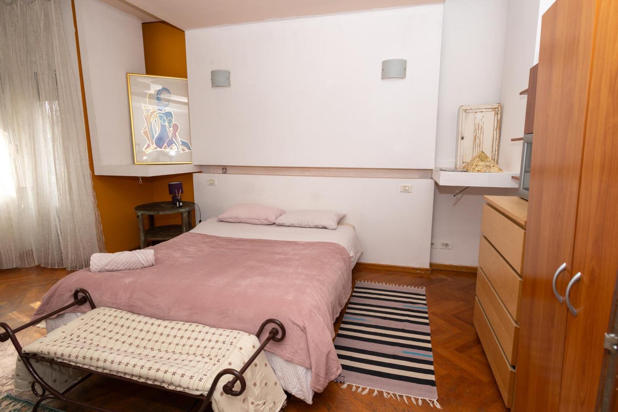 Shared Retro Vintage Luxury Apartment Boekarest Buitenkant foto
