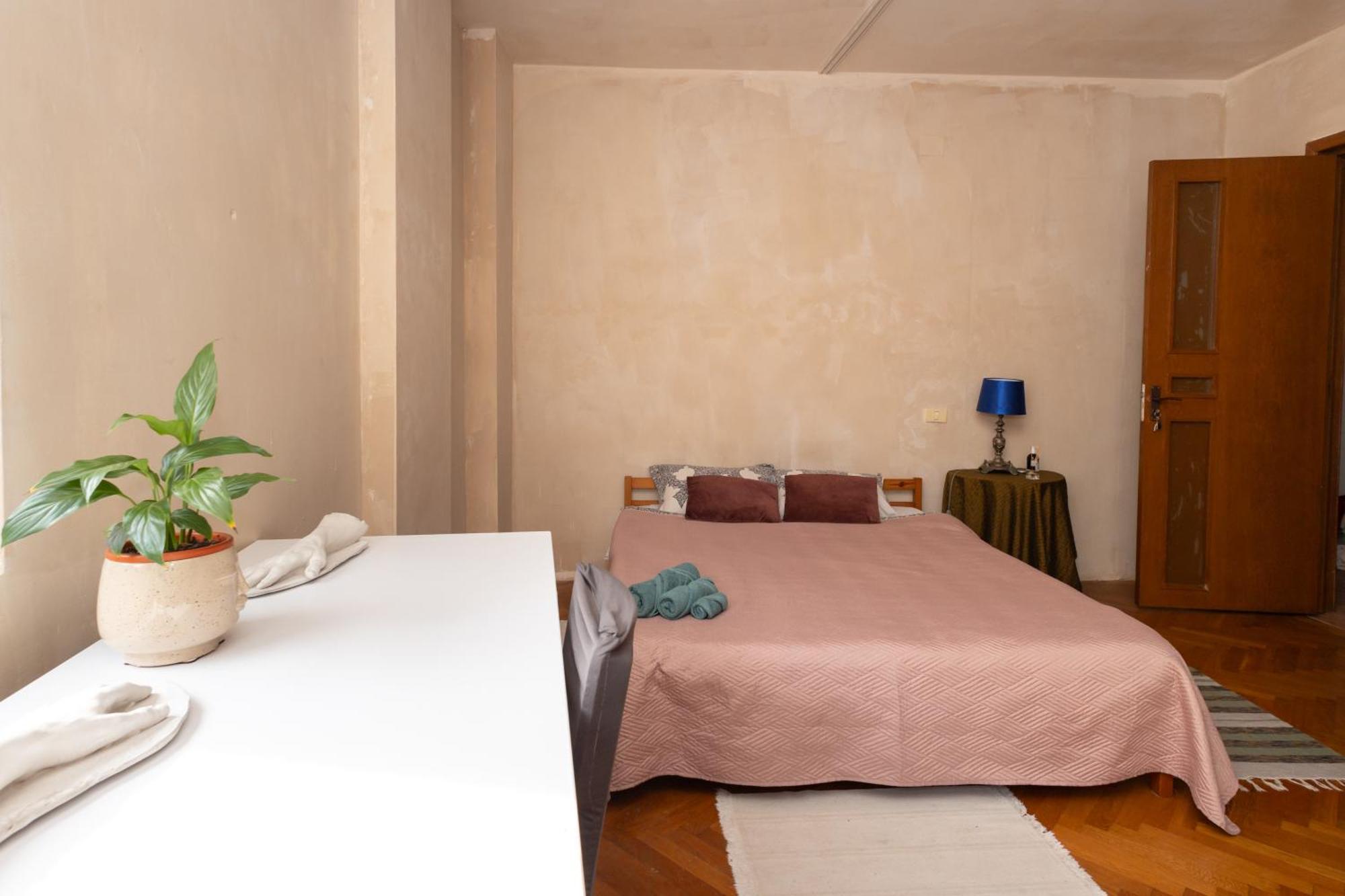 Shared Retro Vintage Luxury Apartment Boekarest Buitenkant foto