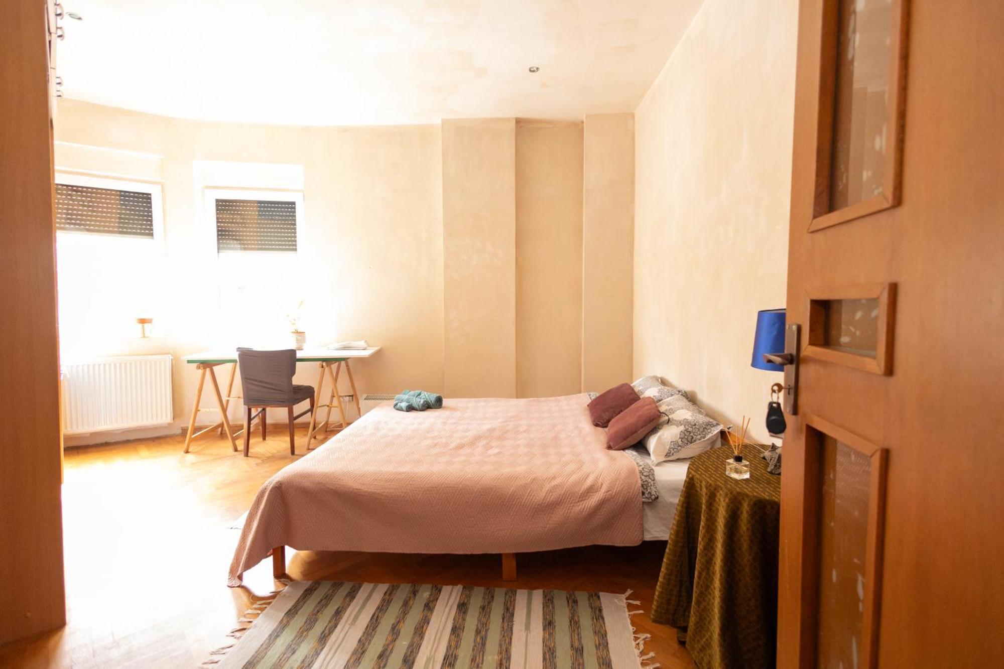 Shared Retro Vintage Luxury Apartment Boekarest Buitenkant foto